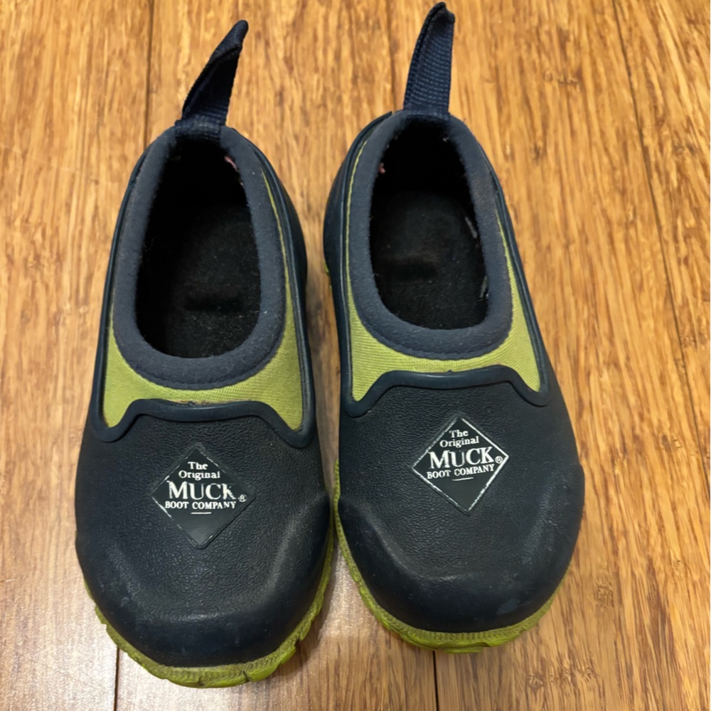 GUC Muck Boots
good condition
perfect for fall and spring
Muck Boot